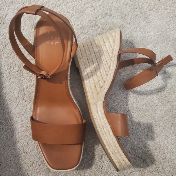 Wedges🍒 - Picture 10 of 10